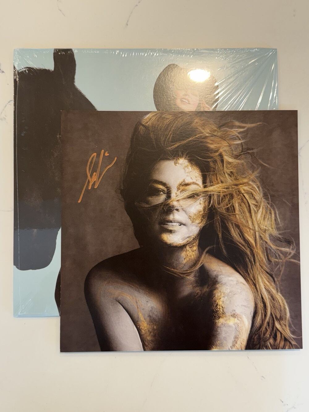 AUTOGRAPHED SHANIA TWAIN VINYL LP ALBUM "QUEEN OF ME" W/ SIGNED INSERT #1
